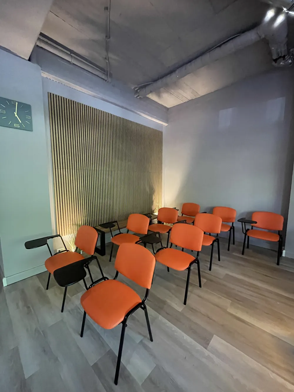 Theorieraum der Fahrschule Peach in Großhansdorf